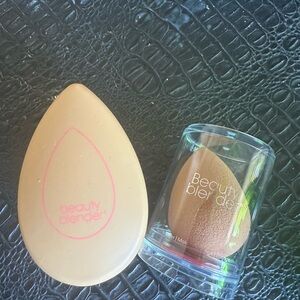 Beautyblender Tan Sponge and Sponge Case
